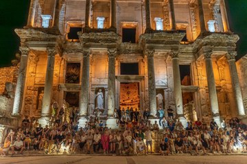 Bakan Ersoy: "Bu yıl 550 bini aşkın misafirimizi gece müzeciliğinde ağırladık"