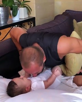 شاهدي.. ماذا فعل زوج سيرين عبد النور بابنهما كريستيانو؟