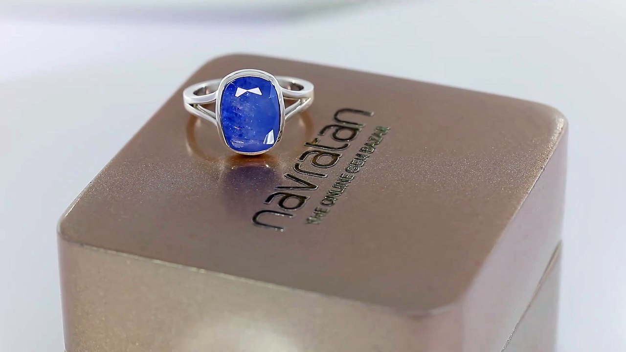 Elegant Blue Sapphire Stone Ring in Silver