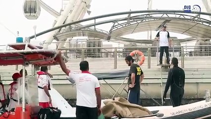 بالصور إنقاذ صغير الحوت الذي ضل طريقة في مياه خور دبي !