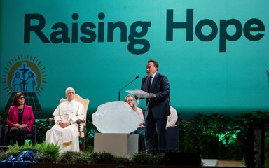 Papa Leone XIV e Schwarzenegger uniti per il clima