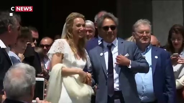 Johnny Hallyday : Laura Smet épouse Raphaël Lancrey-Javal au Cap Ferret – Journal CNews (15 juin 2019)