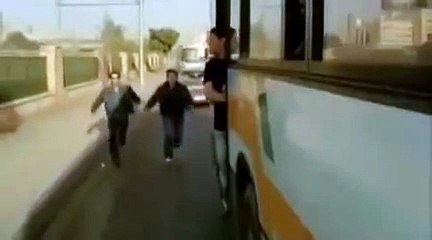 أحمد حلمي وإدوارد في تحدي «الكيكي»