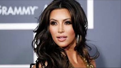 مواطن سعودي يُجبر مطربة على غناء أغنية وطنية في ملهى ليلي بشارع الهرم