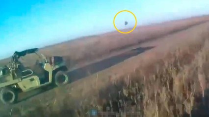 Russian soldiers abandon Desertcross 1000-3 seconds before Ukrainian drone strike