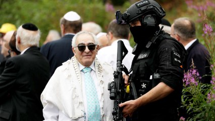 Man shot and several injured at Manchester synagogue