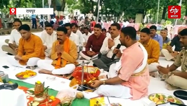 विजयादशमी 2025: छत्तीसगढ़ के अलग-अलग शहरों में पुलिस जवानों ने की शस्त्र पूजा, सफलता और सुरक्षा की कामना