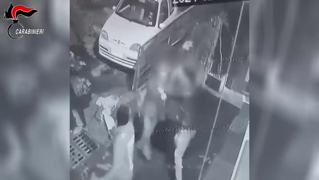 Colpo di fucile durante lite per un debito di droga: 3 arresti per tentato omicidio (02.10.25)