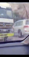 بالفيديو سائق شاحنة متهور يسير عكس الإتجاه بأحدى أحياء الرياض