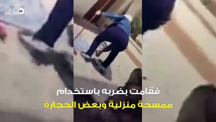 بالفيديو سيدة تقتل ثعبان بالممسحة المنزلية قبل أن يصل إلى أطفالها