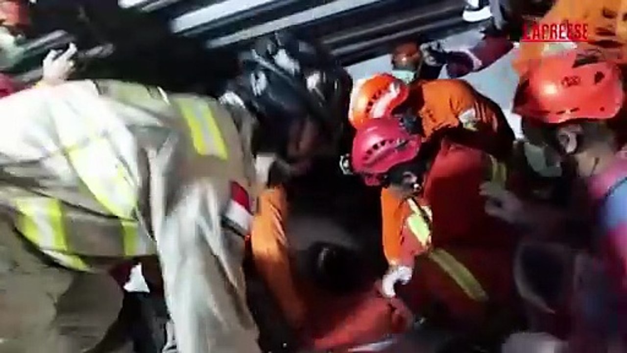 Indonesia, crollo scuola coranica: proseguono le ricerche dei dispersi