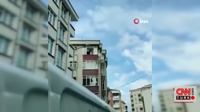 İstanbul'da depremde panik anları: Cama çıkarak çığlıklar attı