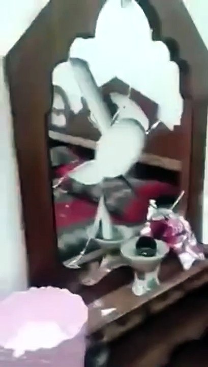 بالفيديو شاب سعودي يصور أثار تحطيمه لأثاث منزل والدته