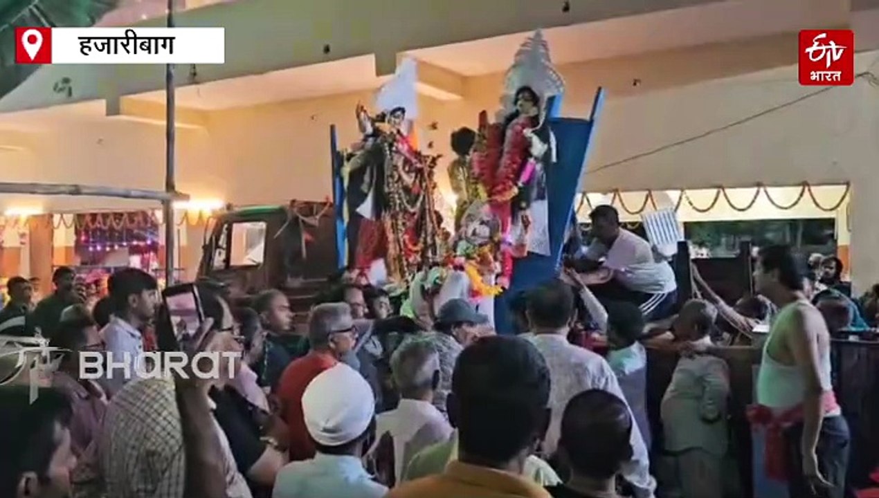 अनोखा मूर्ति विसर्जन, स्वच्छ और इको फ्रेंडली तरीके से दी गयी मां दुर्गा को अंतिम विदाई! जानें, कैसे