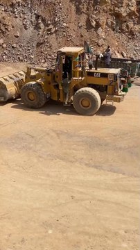 Big Rock Crusher Machine: Iron Giant in Action Big Rock Crushing: A Powerful Process #stonecrusher