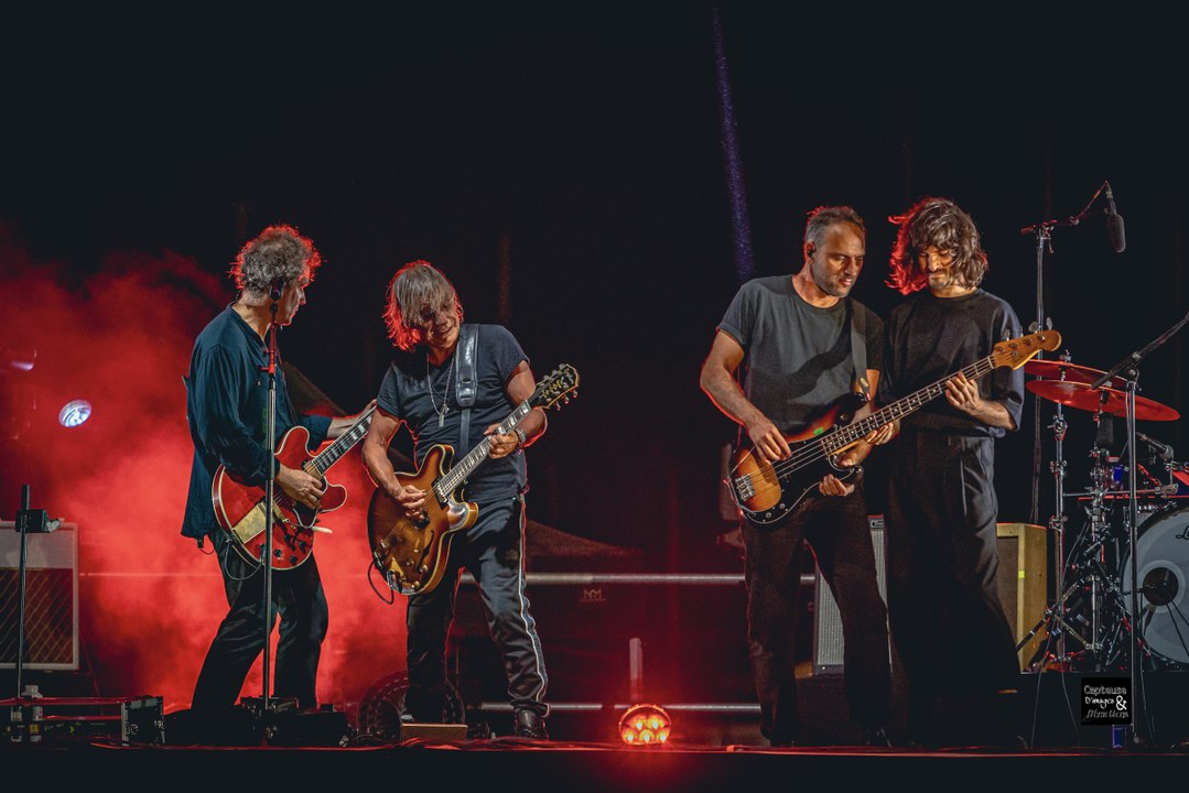 Jean-Louis Aubert chante "Saute" au ICI Live La Ciotat