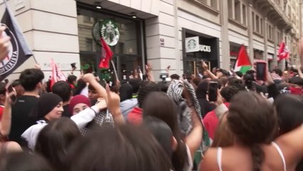 Barcelona protests turn violent as international food chains are targeted