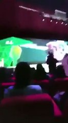 بالفيديو فتاة سعودية تبكي أثناء كلمتها لأبيها وسط الحضور