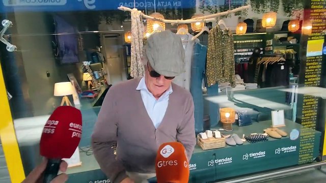 Alfonso Díez recuerda a la Duquesa de Alba a su llegada a Sevilla para el 'sí, quiero' de Cayetano