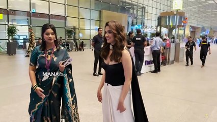 Keerthy Suresh Looks Stunning 😍 Spotted @ Mumbai Airport