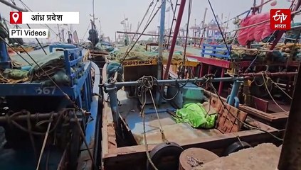 बंगाल की खाड़ी में खराब मौसम का असर, मछुआरे नहीं पकड़ पा रहे मछलियां