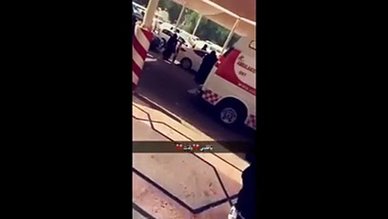 بالفيديو: طالبة تضع مولودها أمام بوابة جامعة أم القرى بمكة