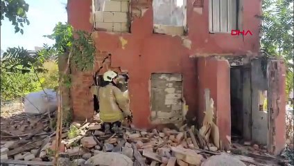 Fatih’te bina çöktü: Ekipler enkazda arama yapıyor