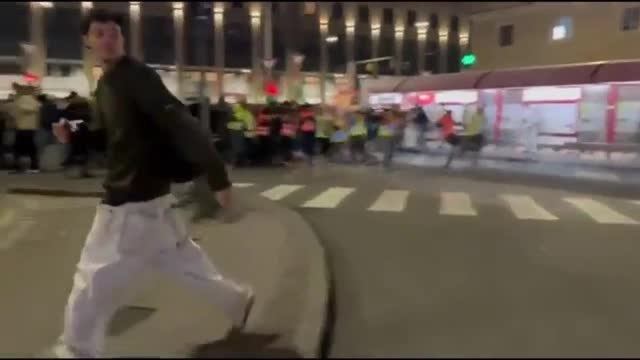 Bologna, lacrimogeni e scontri in serata al corteo pro Gaza in stazione
