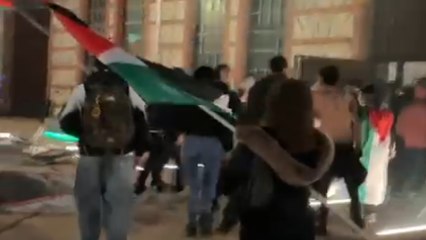 L'assalto dei pro Pal alle Officine grandi riparazioni di Torino