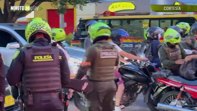 Motos inmovilizadas y puñales decomisados en megaoperativo contra el hurto en Medellín