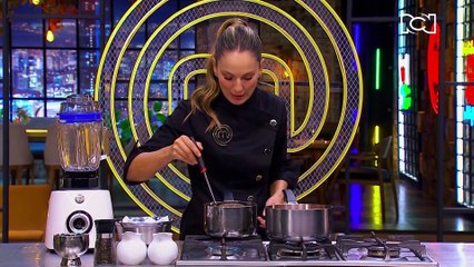 Dips de zanahoria con chips de cáscara de papa