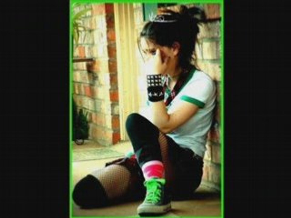 Maimunite & ManyG (GGP) ft. Bogito  - Iskam Te Do Men