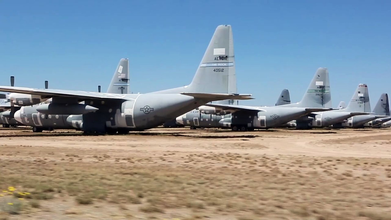 C-130 Hercules aircraft lined up at the Aircraft Boneyard in Davis-Monthan Air Force Base, Arizona. 🇺🇸✈️