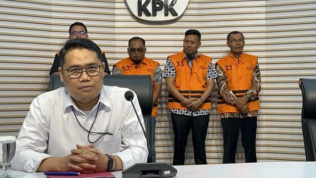 KPK Tahan Empat Tersangka Kasus Suap Dana Hibah Jatim