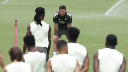 David Sánchez avisa a Xabi Alonso de lo que le viene
