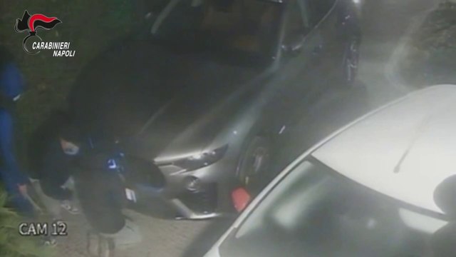 Napoli, sgominata una banda specializzata nei furti di auto di lusso