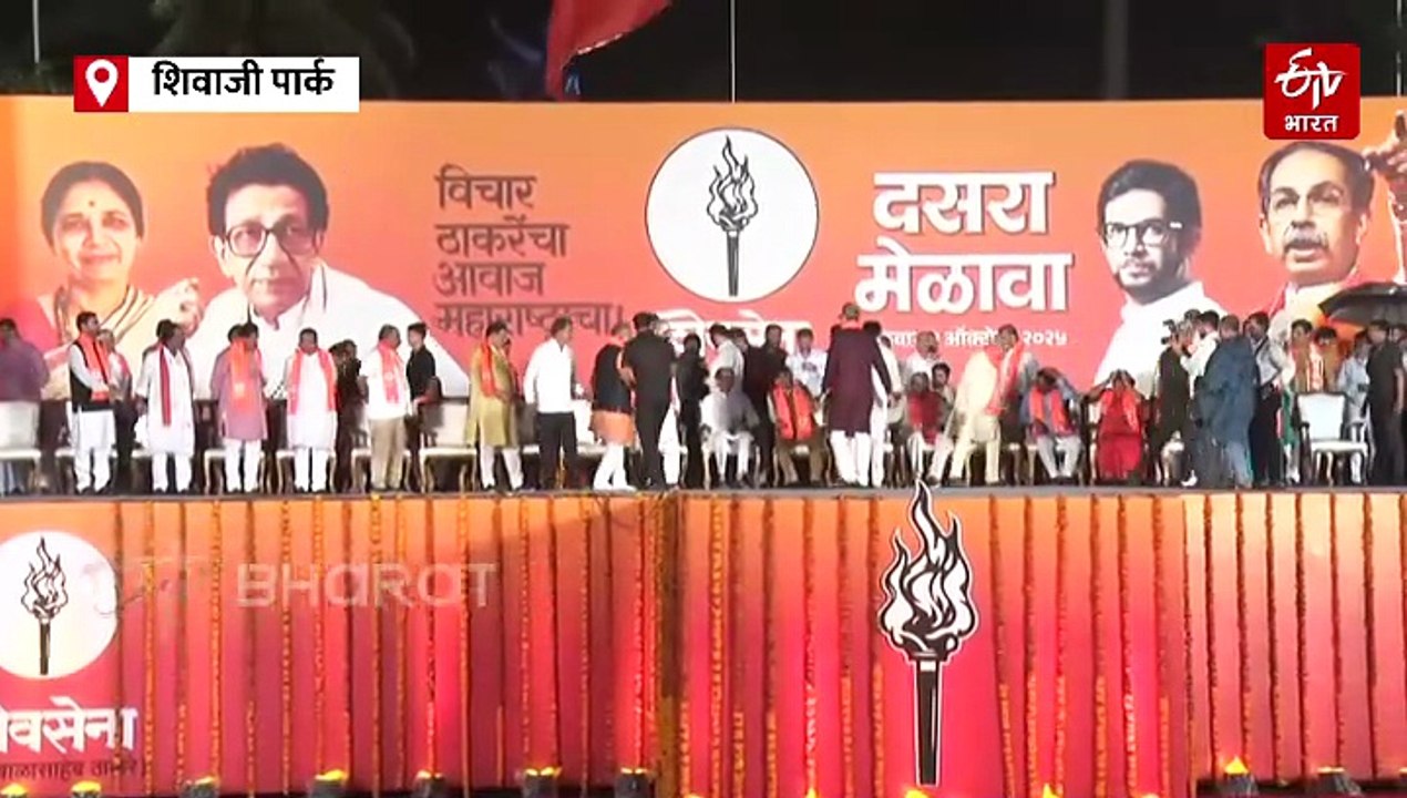 बिहारमधील महिलांच्या खात्यावर पंतप्रधानांनी दहा-दहा हजार रुपये टाकले, शेतकऱ्यांना मदत करायला यांच्याकडं पैसे नाहीत; उद्धव ठाकरे कडाडले