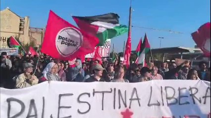 Manifestazione a Verona per lo sciopero: folla e striscioni davanti alla stazione. Il video