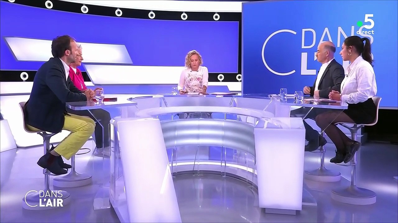 Caroline Roux présente "C dans l'air" le jeudi 2 octobre 2025 sur France 5.