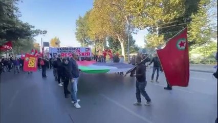 Firenze, lo sciopero generale e il corteo del 3 ottobre: tanti giovani in piazza al grido «Palestina libera»