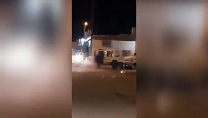 بالفيديو تبادل إطلاق النار بين قوة مكافحة المخدرات وبين أحد المروجين جنوب المملكة