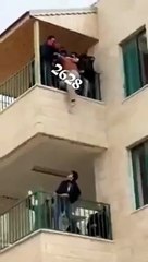 بالفيديو طالبة تحاول الإنتحار في إحدى الجامعات بالأردن