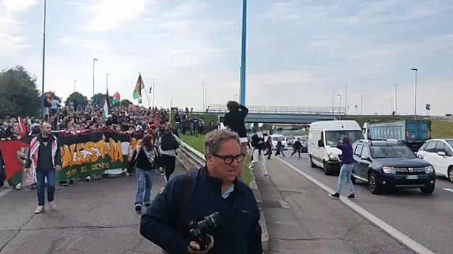 Brescia, corteo pro Pal alle 11.45 blocca la tangenziale ovest