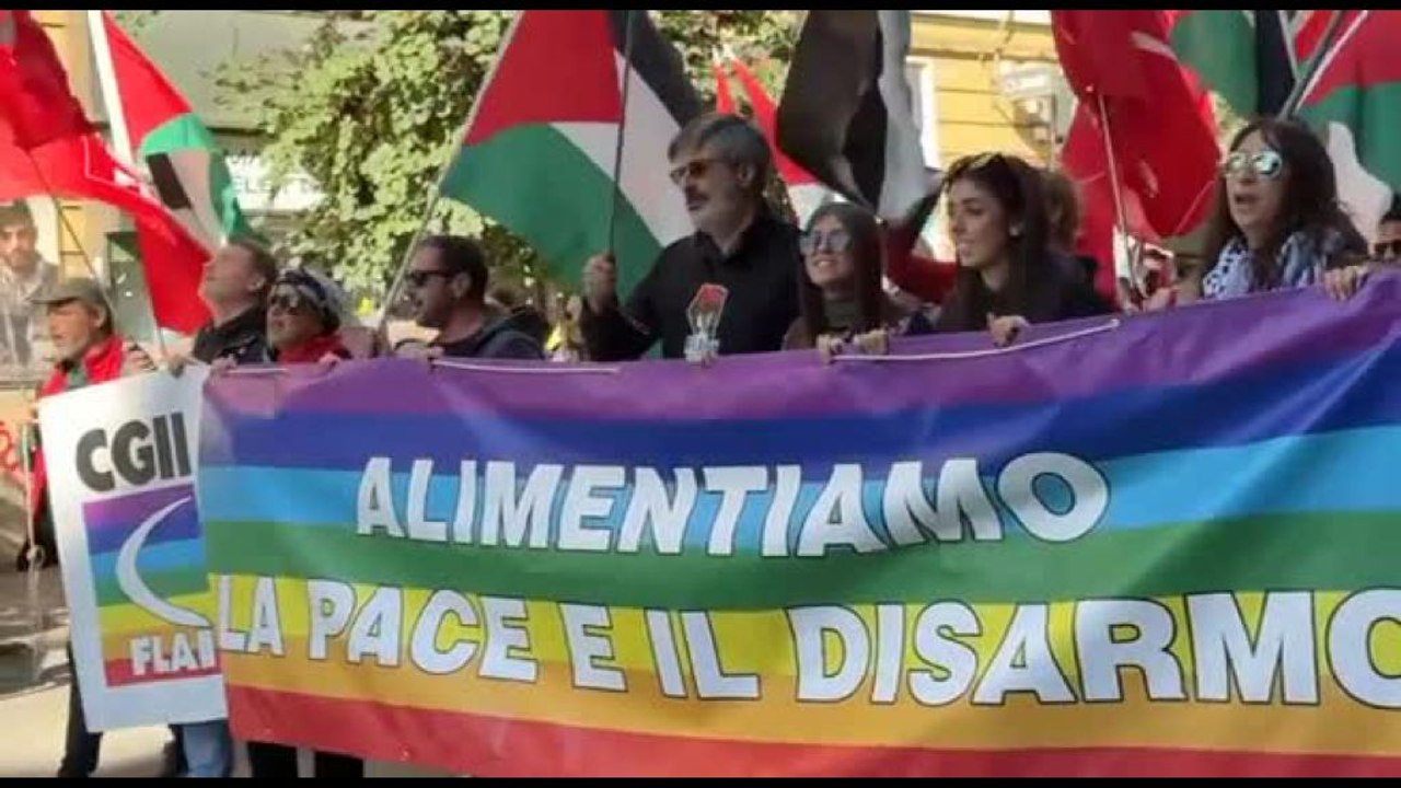 Gaza, a Roma al via il corteo da piazza Vittorio: "Palestina libera"