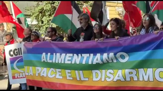Gaza, a Roma al via il corteo da piazza Vittorio: Palestina libera