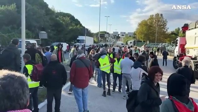 Sciopero pro Pal a Livorno, bloccato l'accesso al porto e stop a traffico commerciale