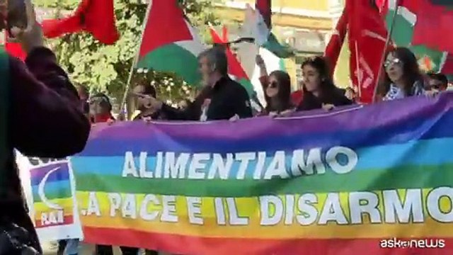 Gaza, a Roma al via il corteo da piazza Vittorio: Palestina libera