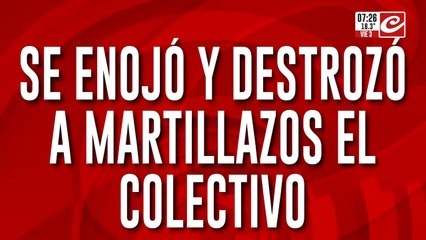 Destrozó colectivo a martillazos... ¡porque no lo dejaron pagar en efectivo!