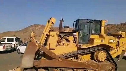 بالفيديو إزالة شجرة تُمارس فيها شركيات بالطائف