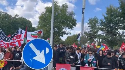 Corteo a Firenze, manifestanti al centro di Coverciano: «Non giocate la partita con Israele»
